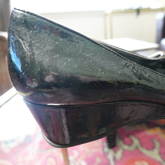 (NWOB) BCBG Black Patent Leather Peep Toe Wedge Heels SIZE 8.5B - Picture 13 of 16